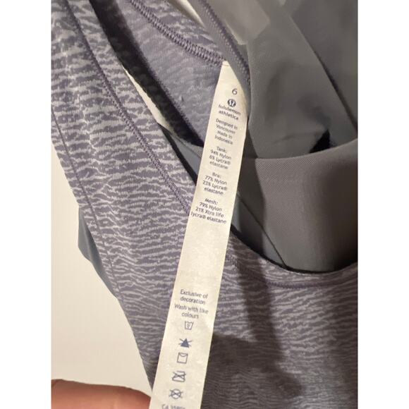 Lululemon Glide and Stride Gray Built in Sports Bra/ Running Shirt Size 6, KB451 - Picture 4 of 6
